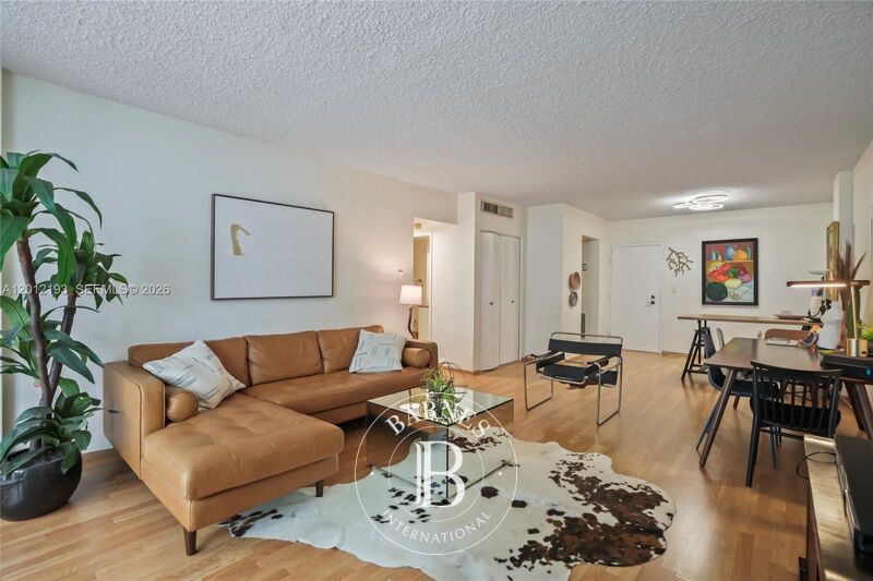 For Rent Apartment | Miami - picture 2
