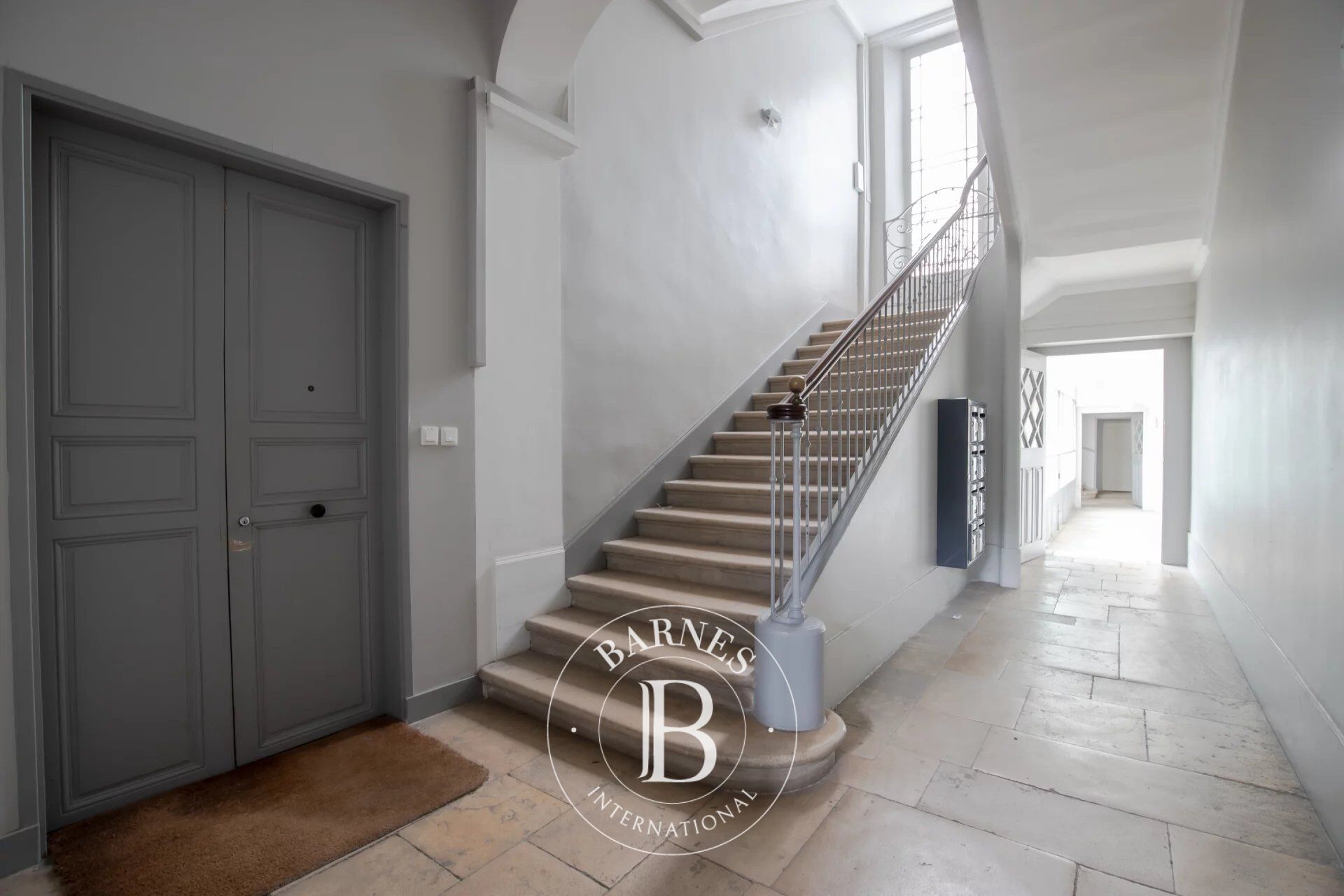 Exclusive – Nancy, Place de la Carrière – Renovated duplex - picture 3