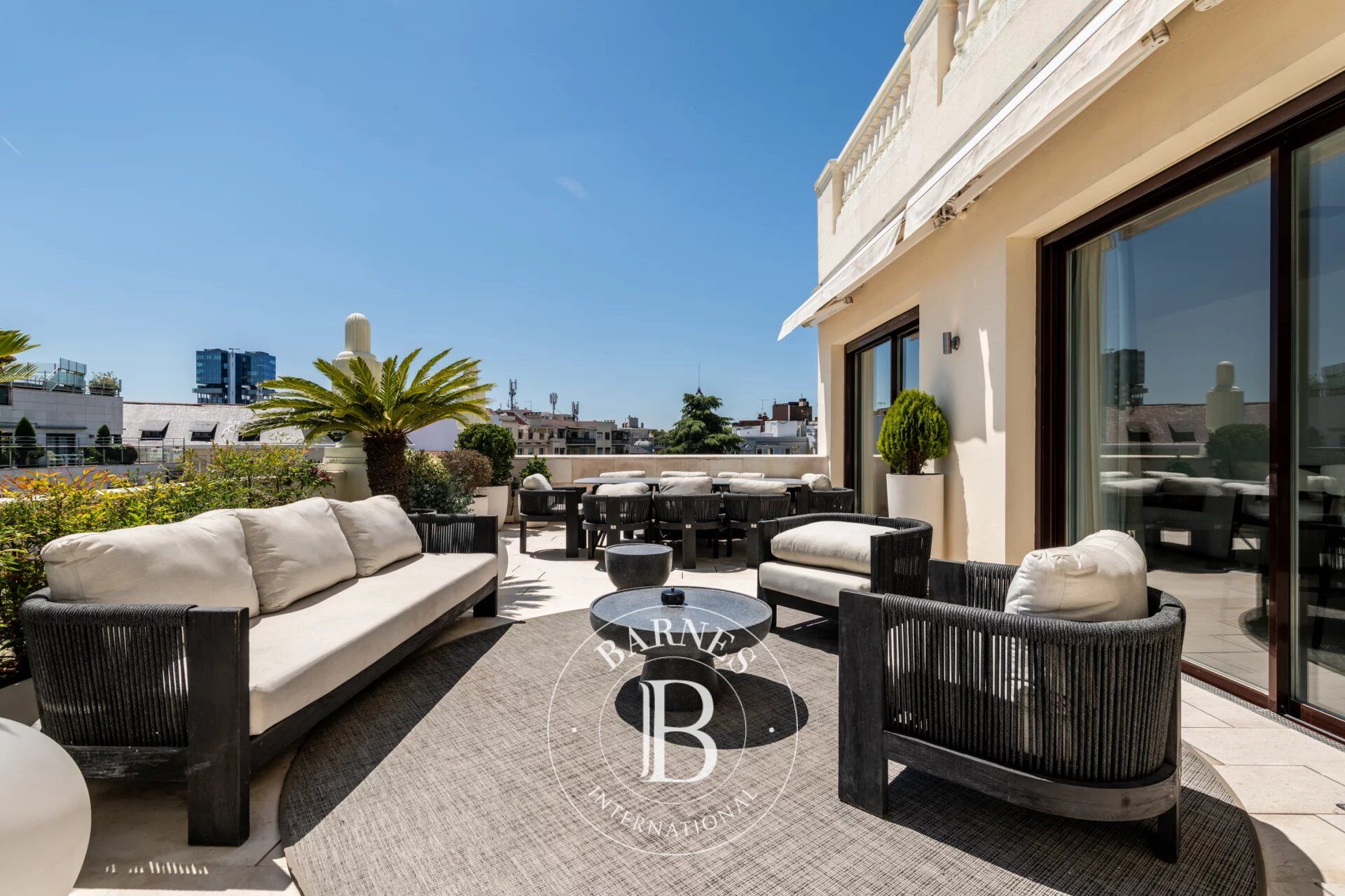 Exclusive Penthouse in Almagro | 50 sqm Terrace, Parking and Exceptional Natural Light - picture 1