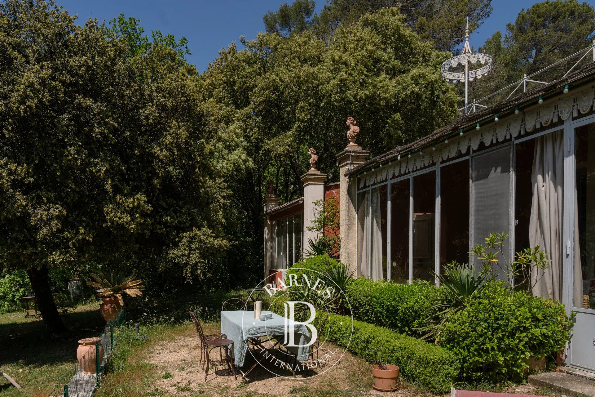 Location meublée - Aix en Provence Nord-Est - Pinchinats - Maison renovée de 140m² - Piscine - Jardin - picture 3