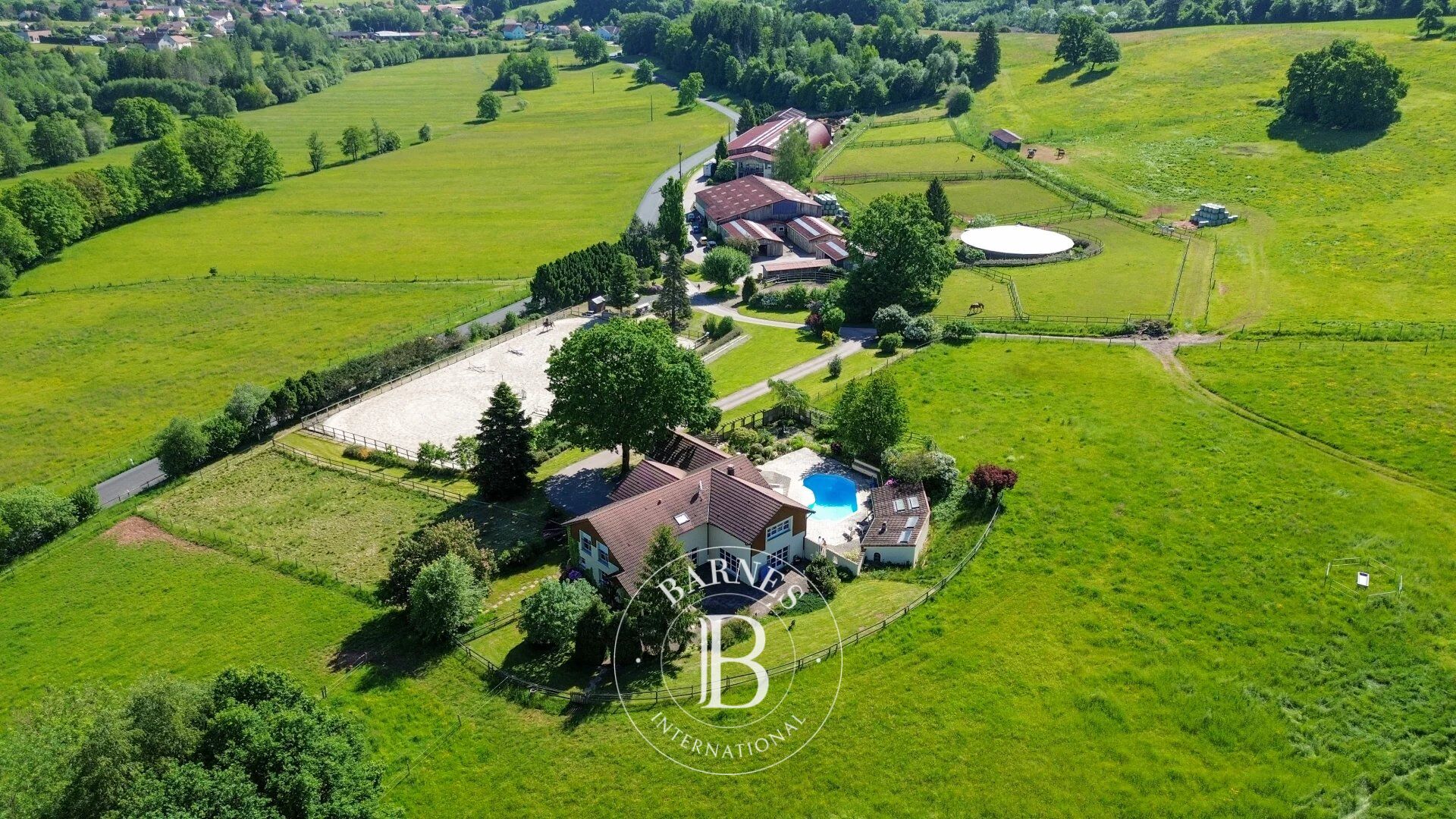 Exclusive – Saint-Dié-des-Vosges – Equestrian estate with residential property - picture 1
