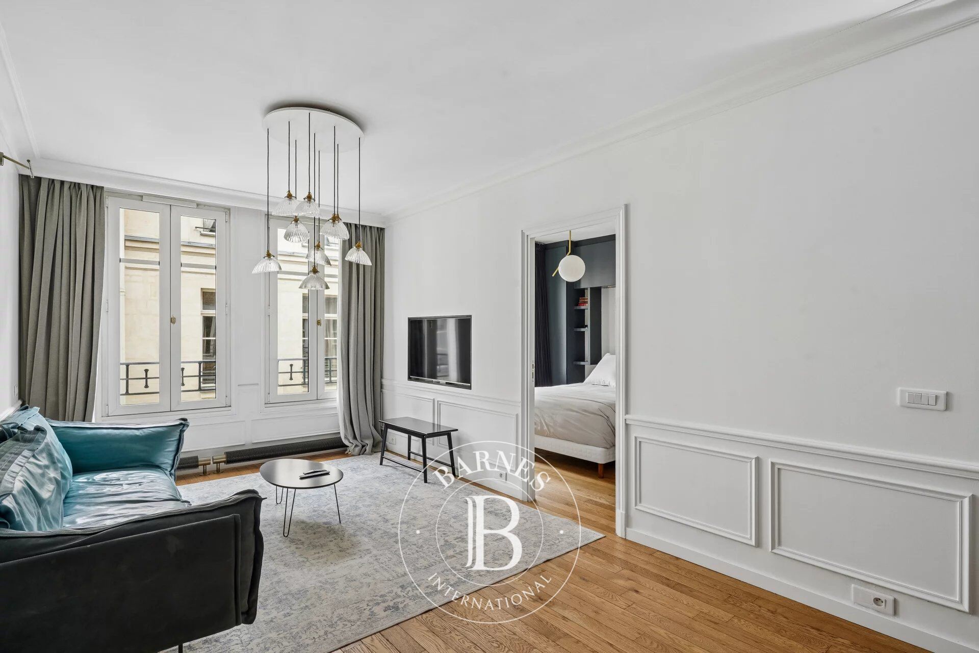 Exclusivité - Paris 6 - Saint-Germain des Prés - Deux pièces - Ascenseur - Copropriété de standing - picture 1