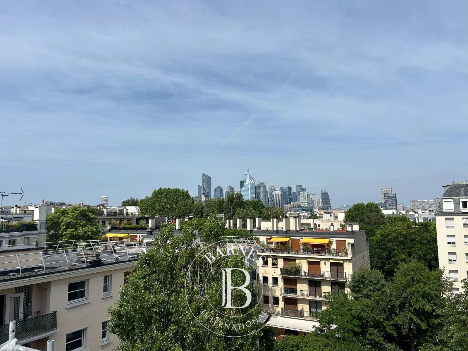 Neuilly - Perronet - 5th floor - 5 bedrooms - balcony and terrace - charming views - picture 1
