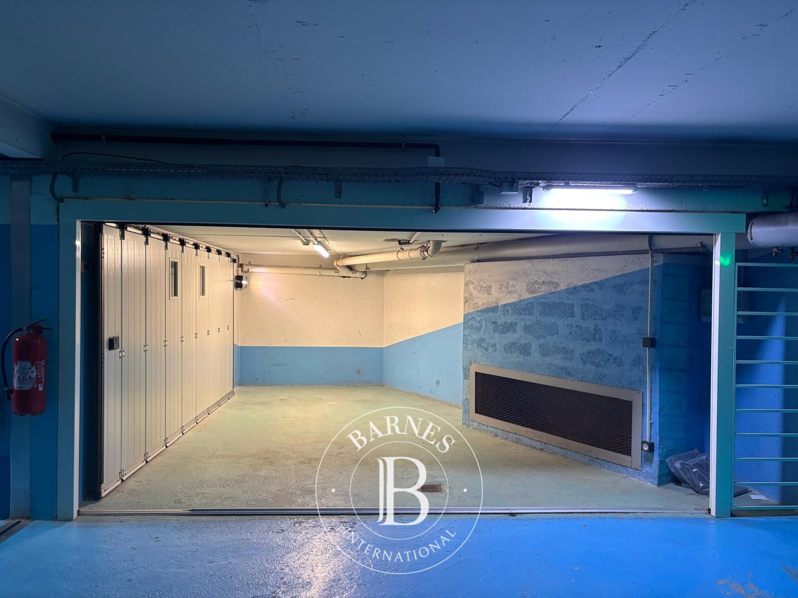 FONTVIEILLE - BOX FERME - GRAND LARGE - picture 1