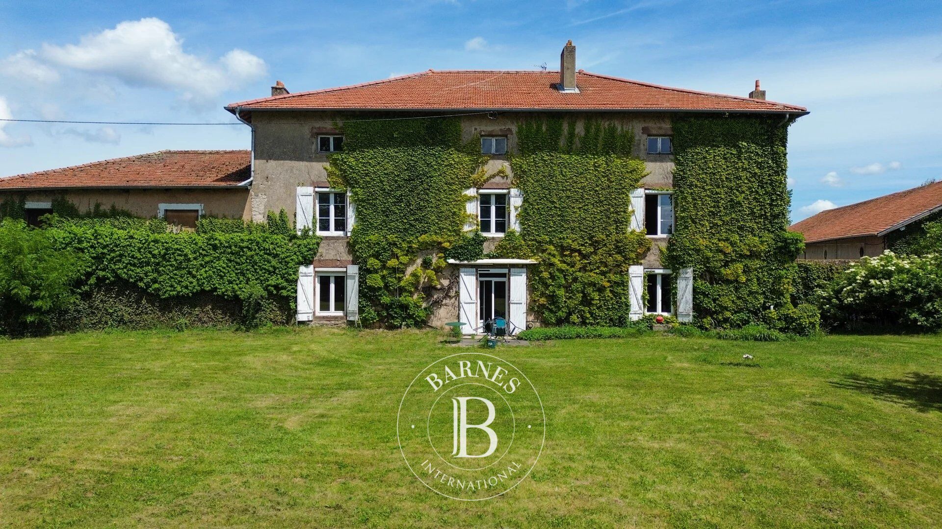Exclusive - Lunéville - Farmhouse with 2.5 hectares - picture 1