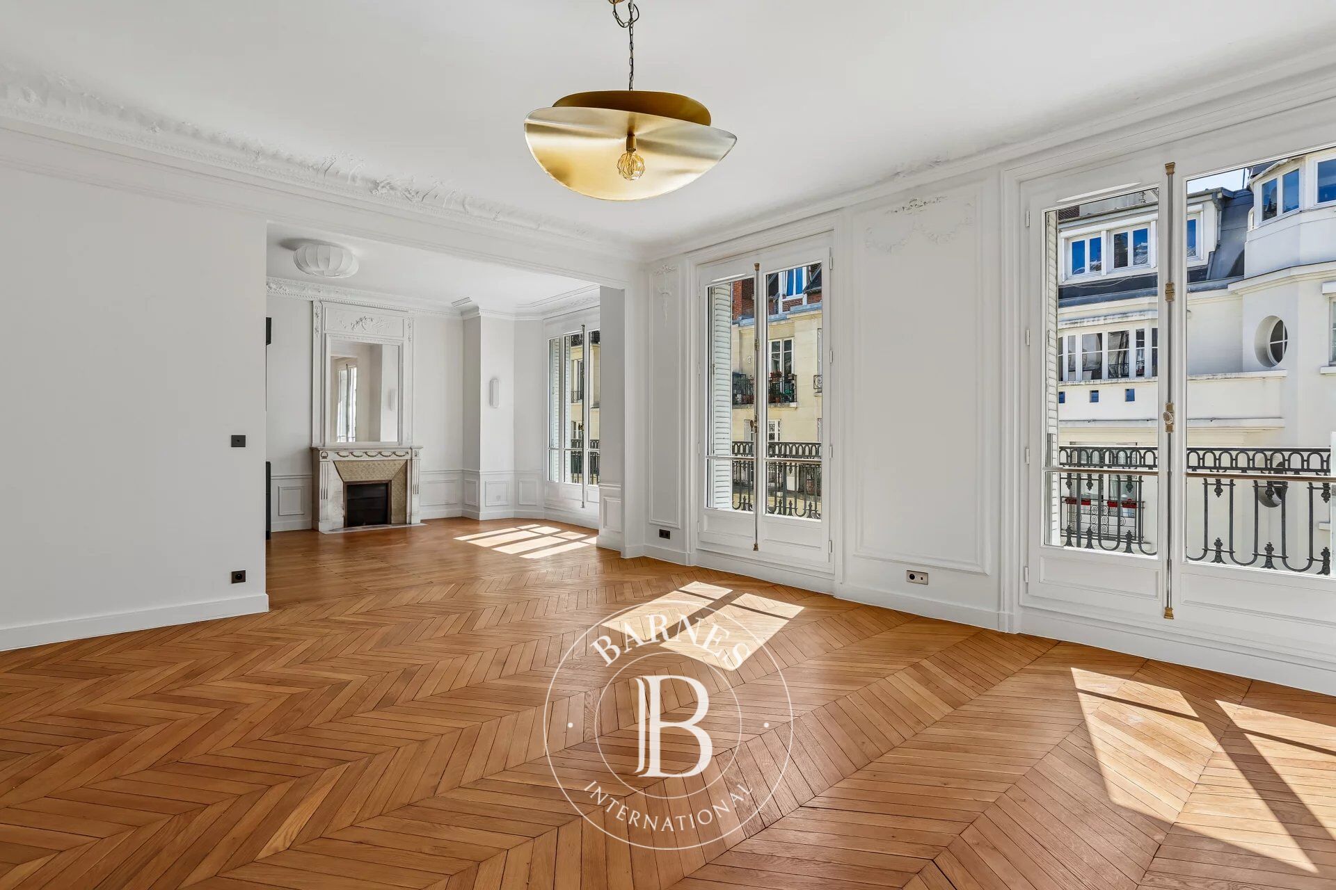 Piso Paris 7ème - picture 2