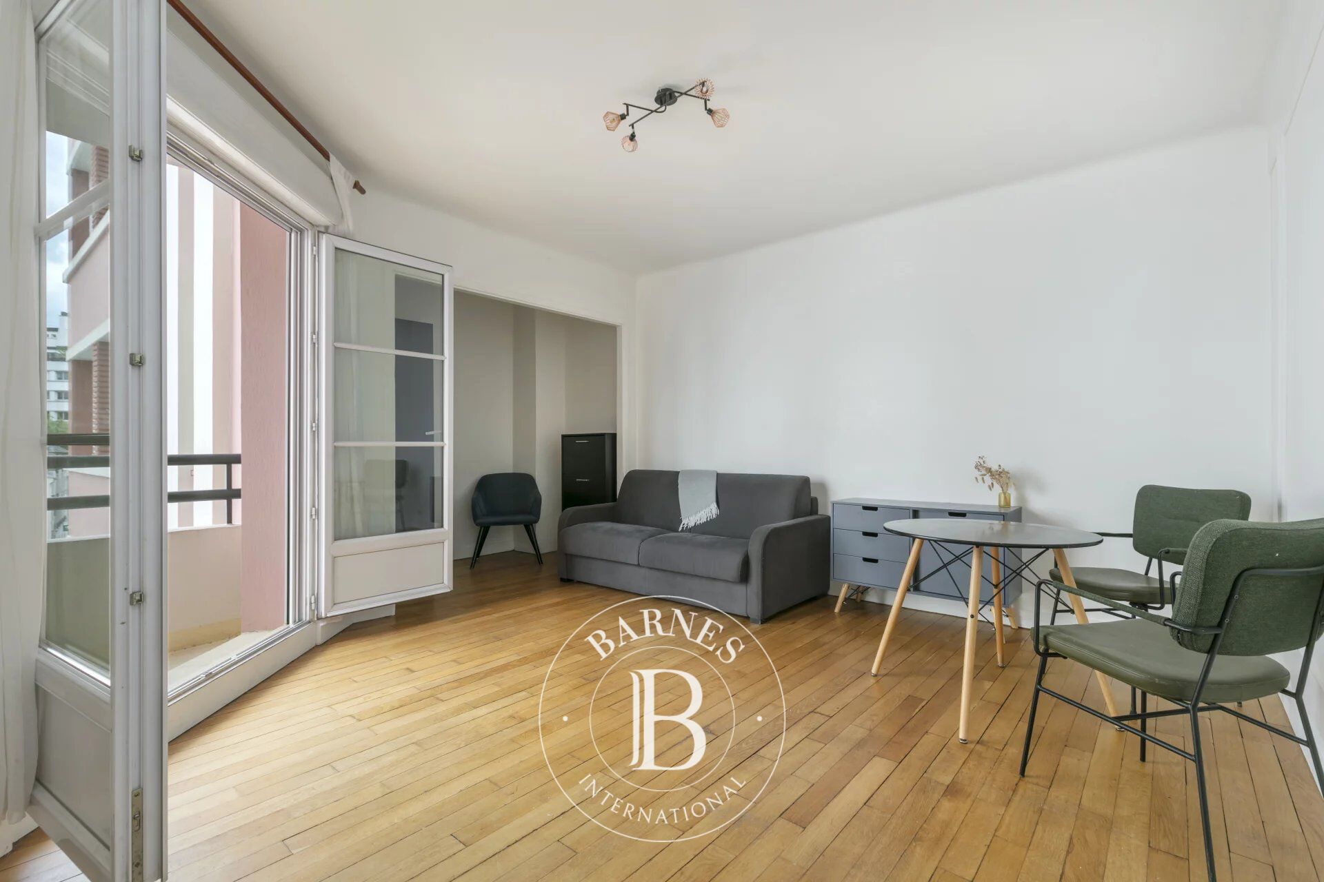 Paris 16th - Auteuil - Charming studio with balcony - picture 1