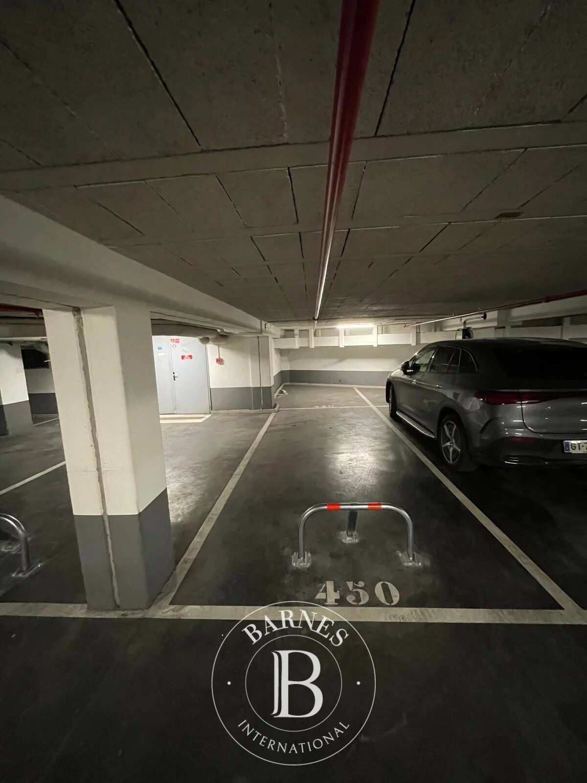 PARIS 8 - FAUBOURG SAINT-HONORE - PARKING - picture 3