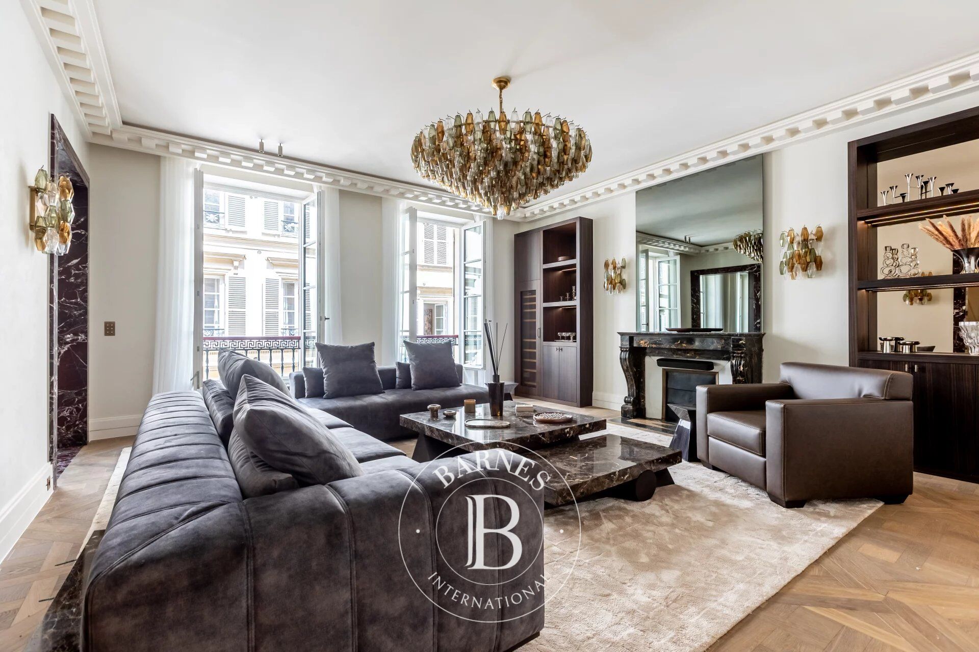 Paris 8th district - Rivoli / Place Vendôme - Renovated and furnished apartment - 3 suites - picture 3