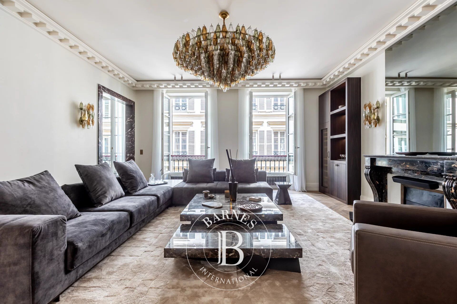 Paris 8th district - Rivoli / Place Vendôme - Renovated and furnished apartment - 3 suites - picture 2