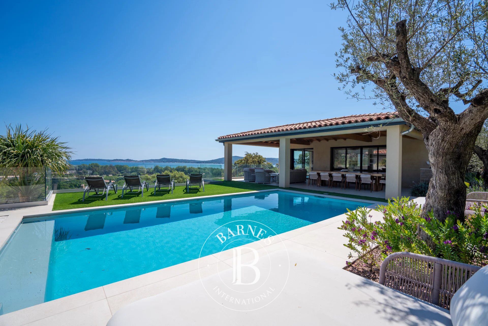 GRIMAUD - 7-BEDROOM VILLA – SWIMMING POOL - SEA VIEW - picture 2