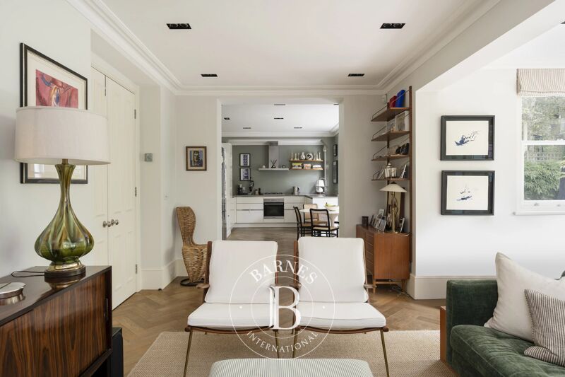 For Rent Apartment | London - picture 2