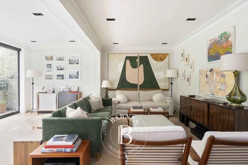 For Rent Apartment | London - picture 1
