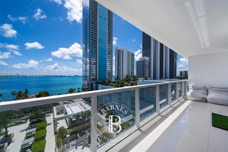 For Sale Apartment | Miami - picture 2