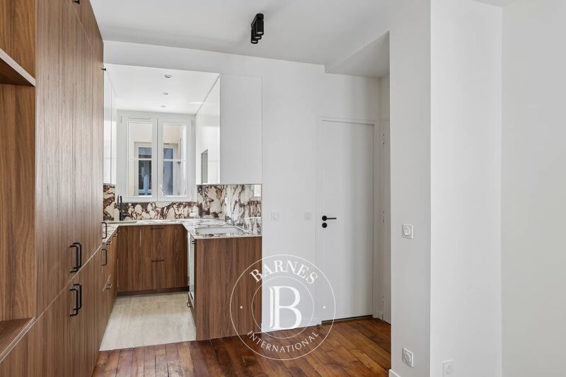 For Sale Apartment | Paris 18ème - picture 3