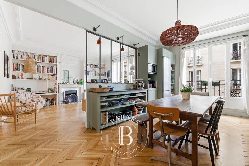 For Sale Apartment | Paris 18ème - picture 2