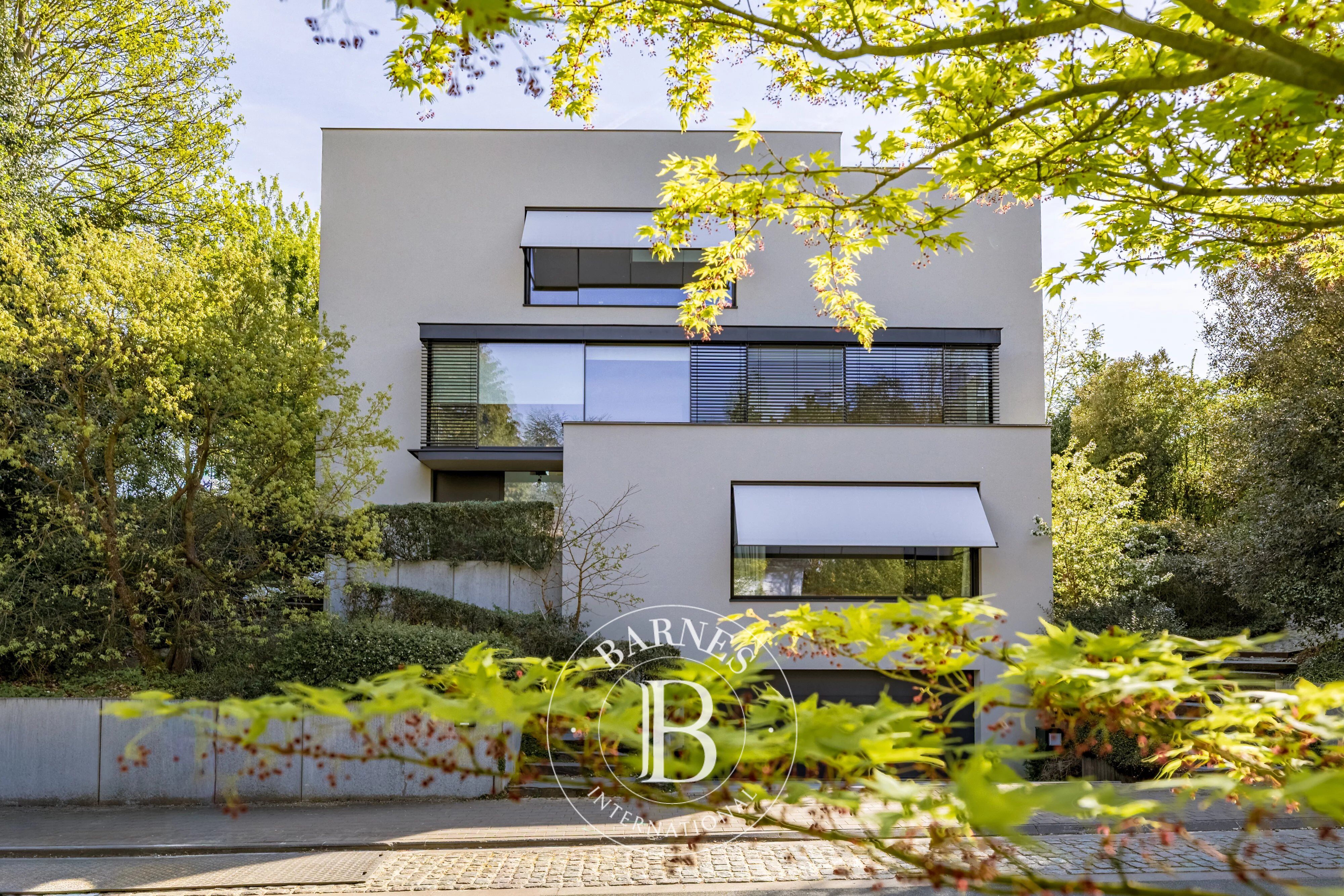 Contemporary villa in a haven of peace