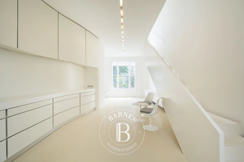 For Rent Apartment | London - picture 1