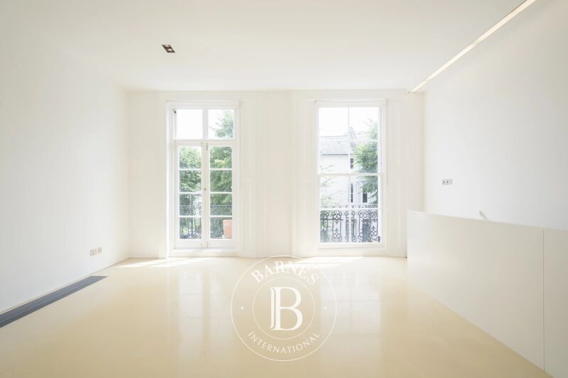 For Rent Apartment | London - picture 2