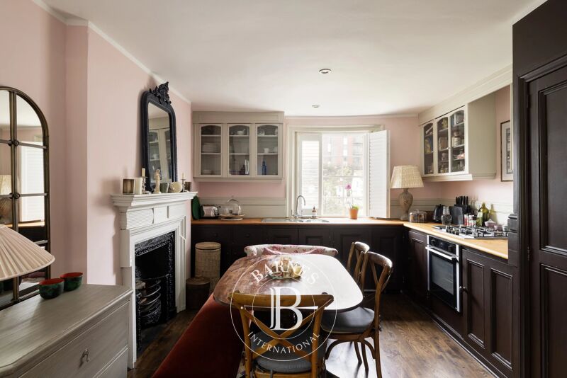 For Rent Apartment | London - picture 3