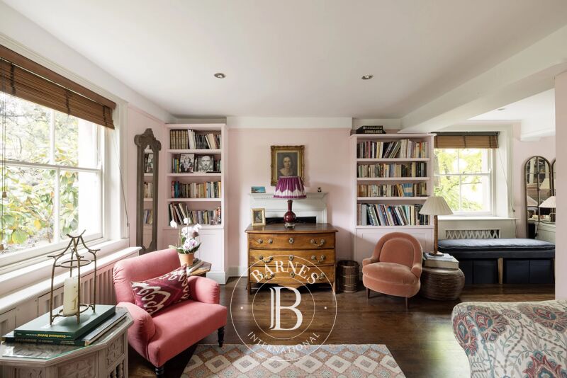 For Rent Apartment | London - picture 1