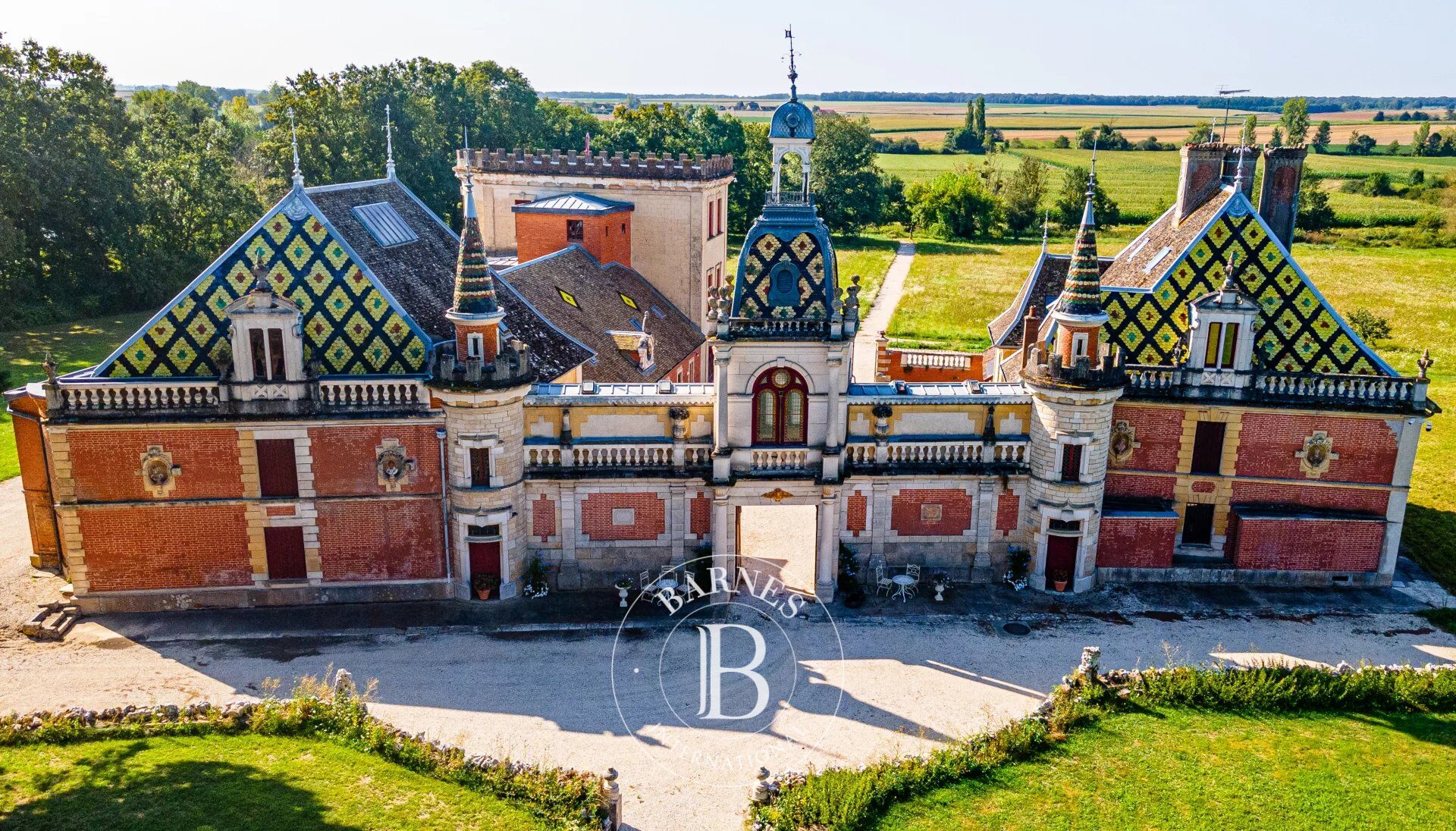 Near Beaune—A true architectural masterpiece of the 19th century - picture 2