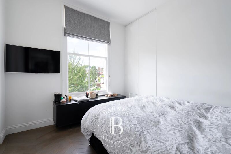 For Rent Apartment | London - picture 3