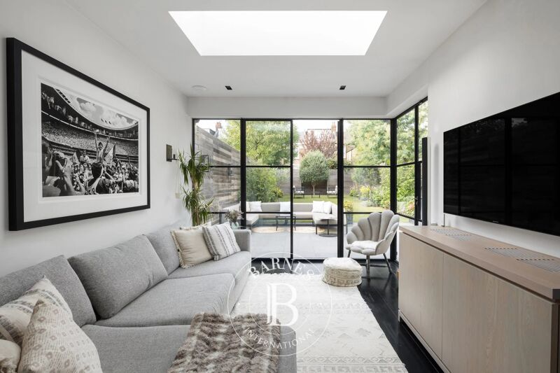 For Rent House | London - picture 3