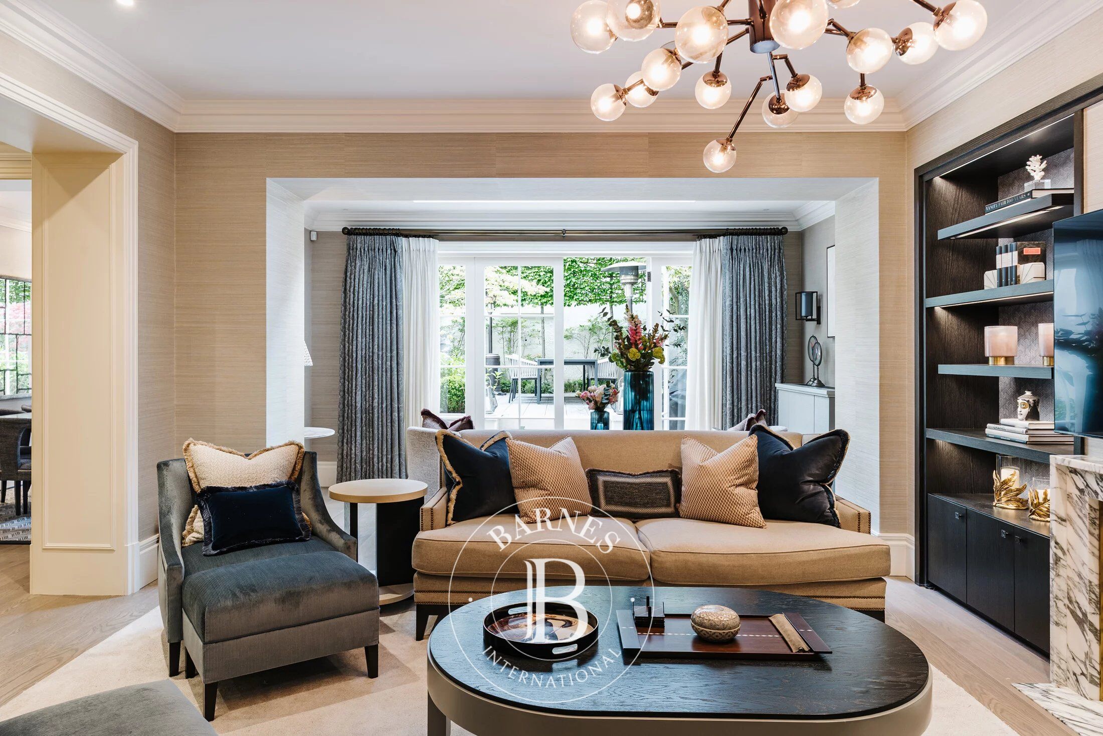 Eaton Square, Belgravia - picture 2