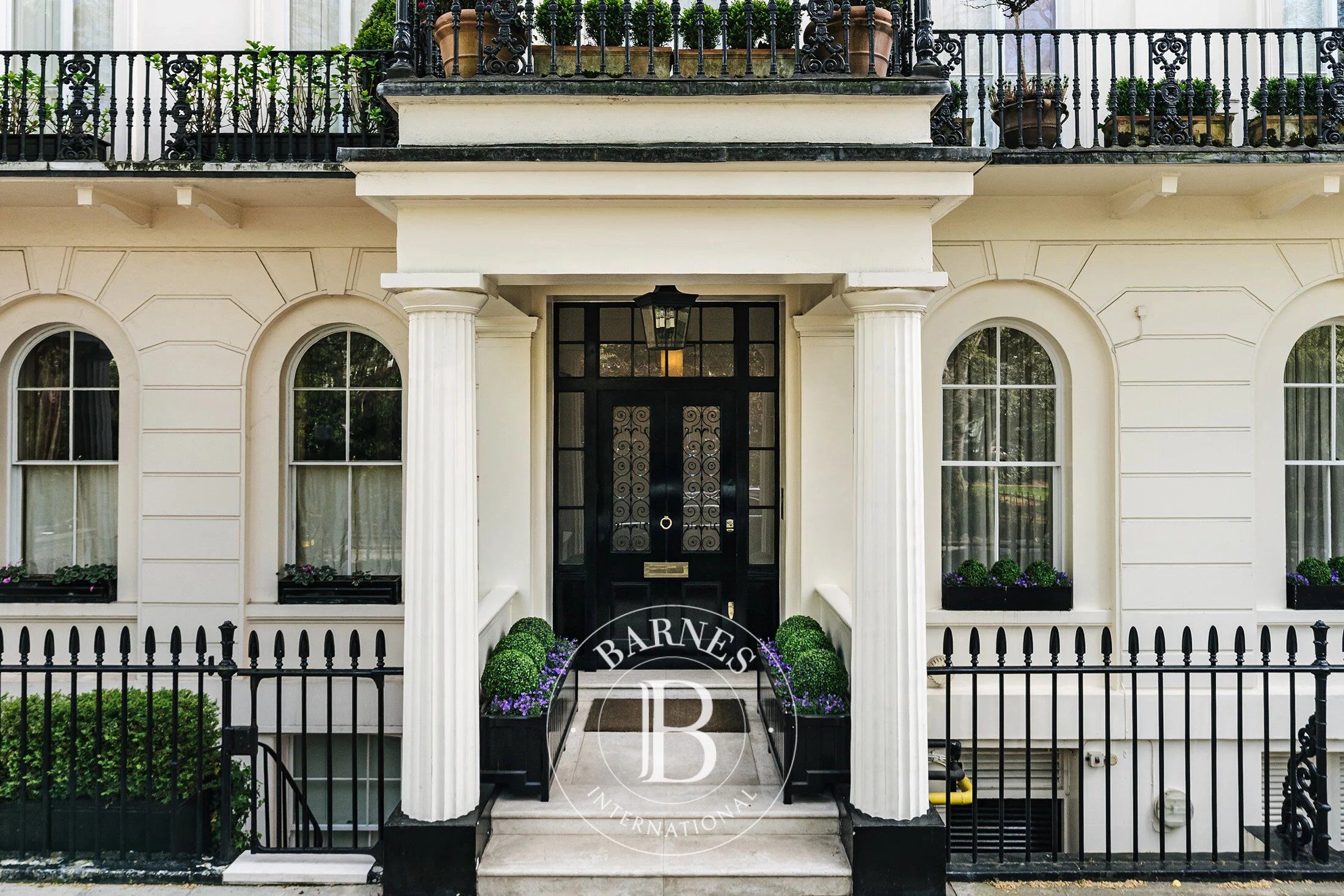 Eaton Square, Belgravia - picture 3