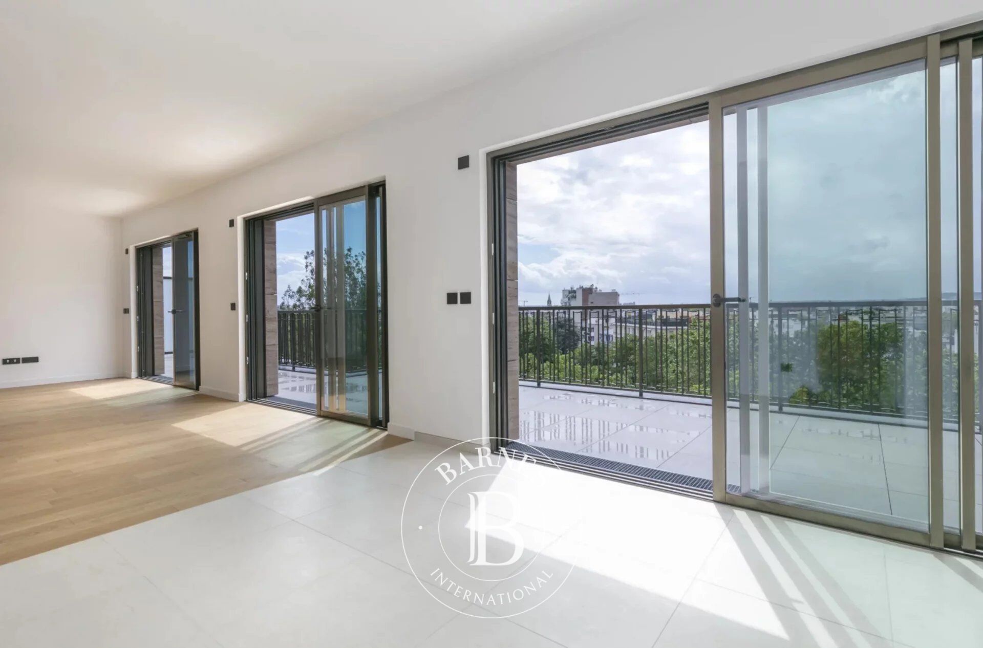 Apartment Neuilly-sur-Seine - picture 2