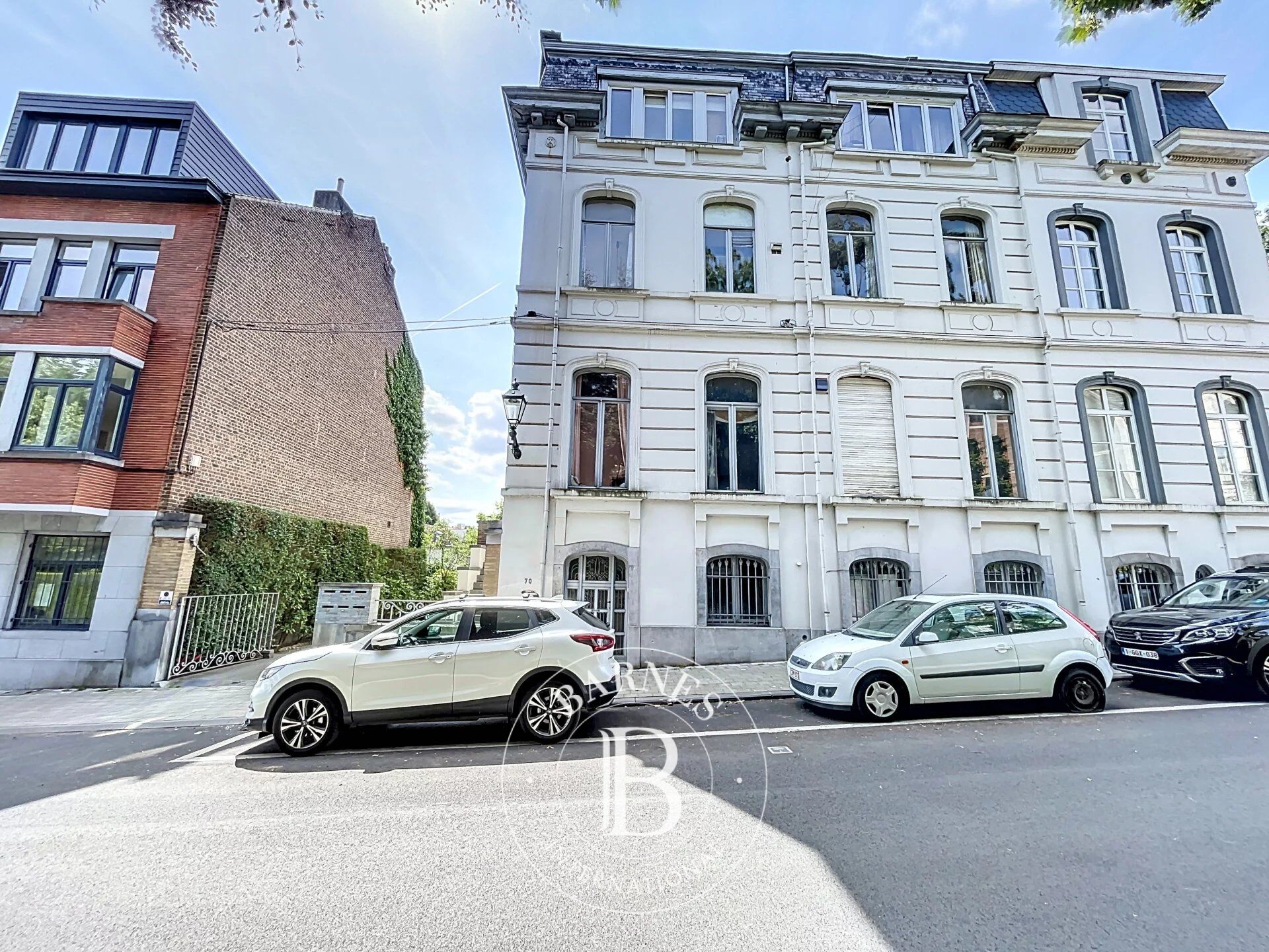 Uccle - Building 3 facades to renovate- 4 Apartments- 3 Garages- Sumptuous garden - picture 1