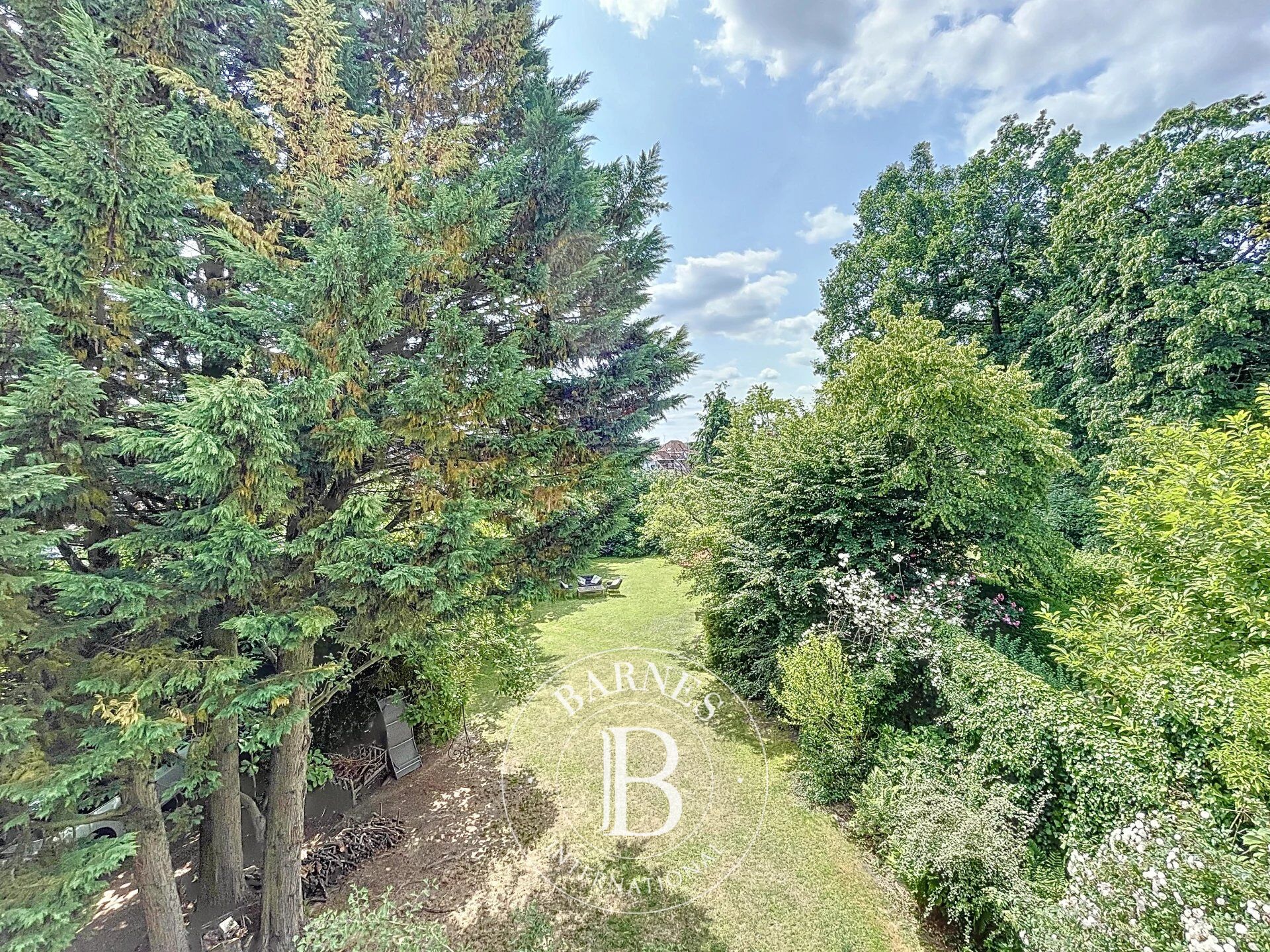 Uccle - Building 3 facades to renovate- 4 Apartments- 3 Garages- Sumptuous garden - picture 3