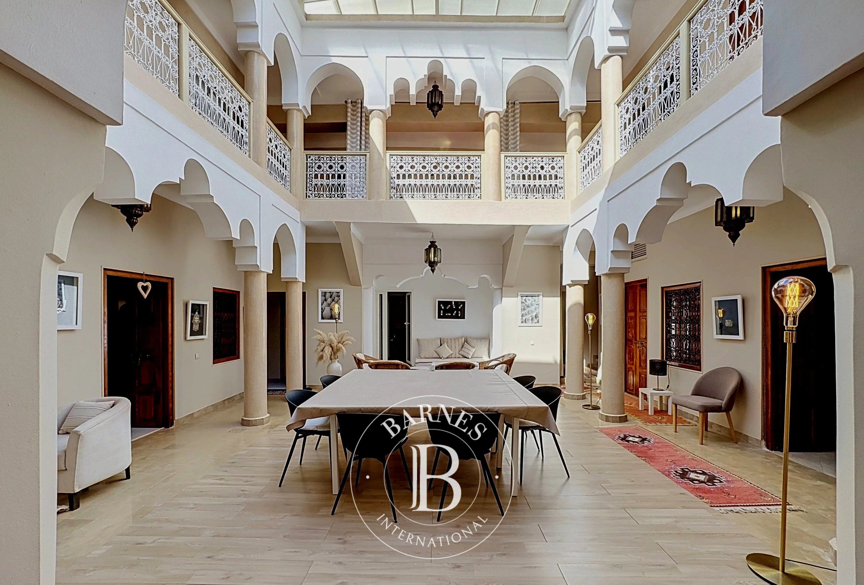 FOR SALE – PRESTIGE RIAD IN THE HEART OF THE MOUSSAAINE NEIGHBORHOOD, MARRAKECH - picture 2