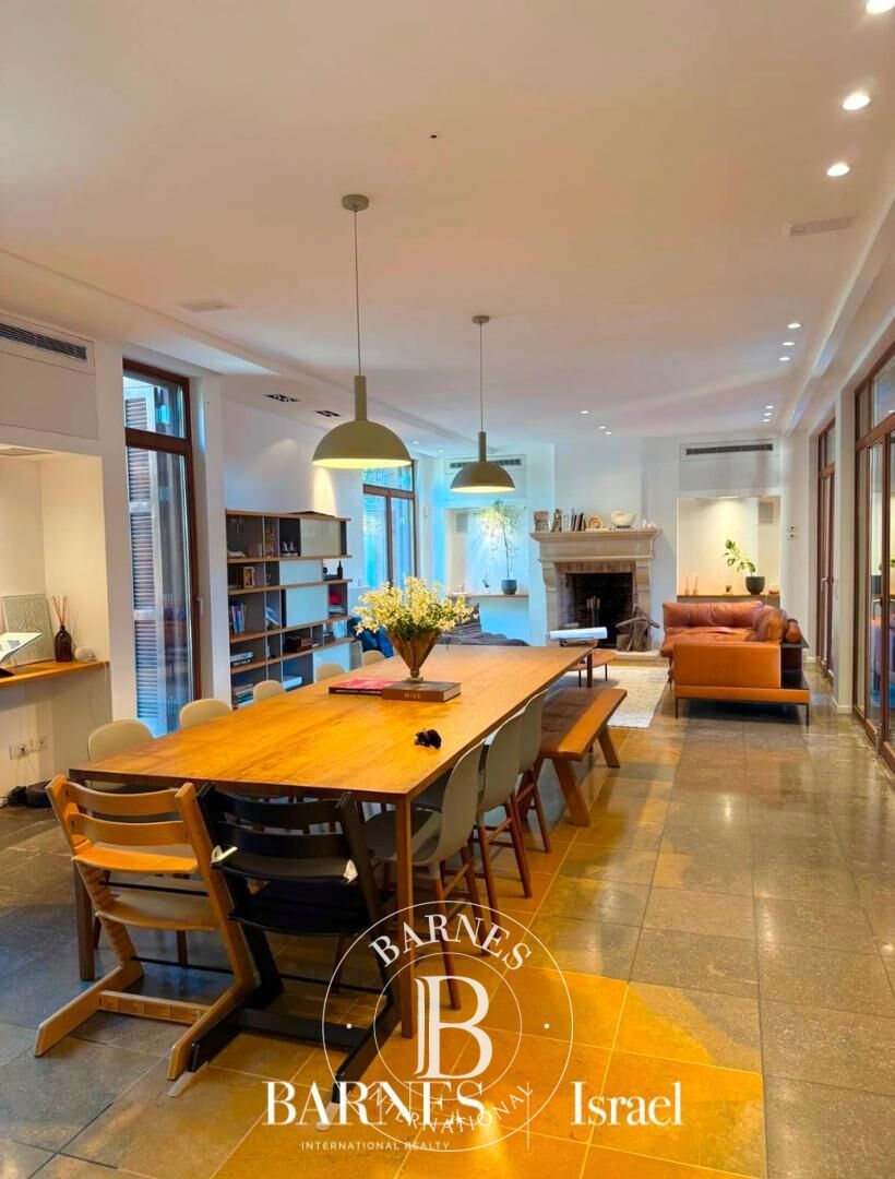 Prestigious Private Villa for Sale - picture 3