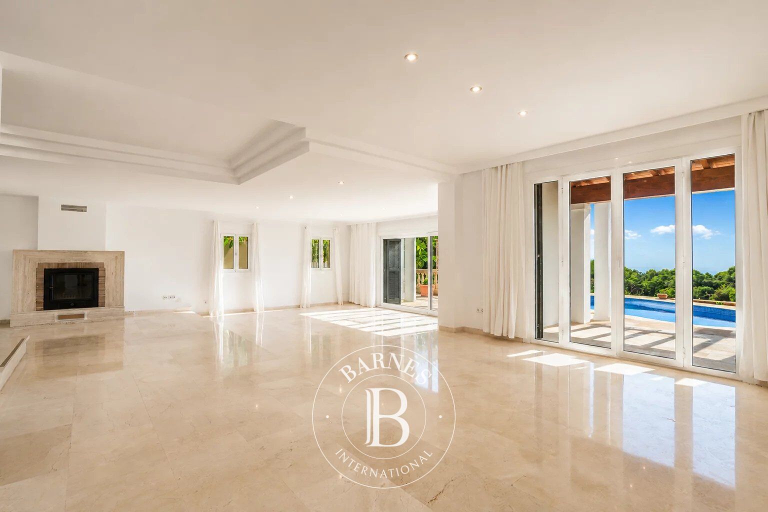 Großzügige Villa mit Meerblick zur Langzeitmiete in Bendinat - picture 2