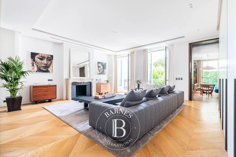 For Sale Apartment | Paris 8ème - picture 2