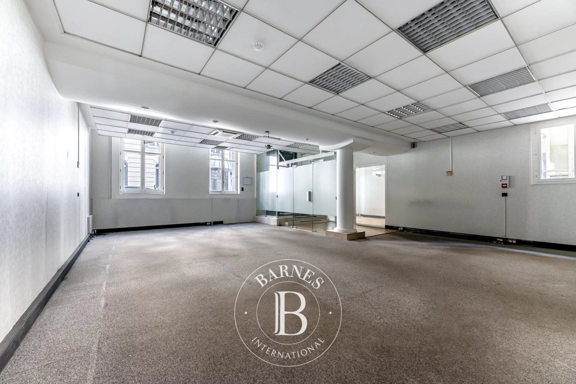 Office Paris 8ème - picture 1