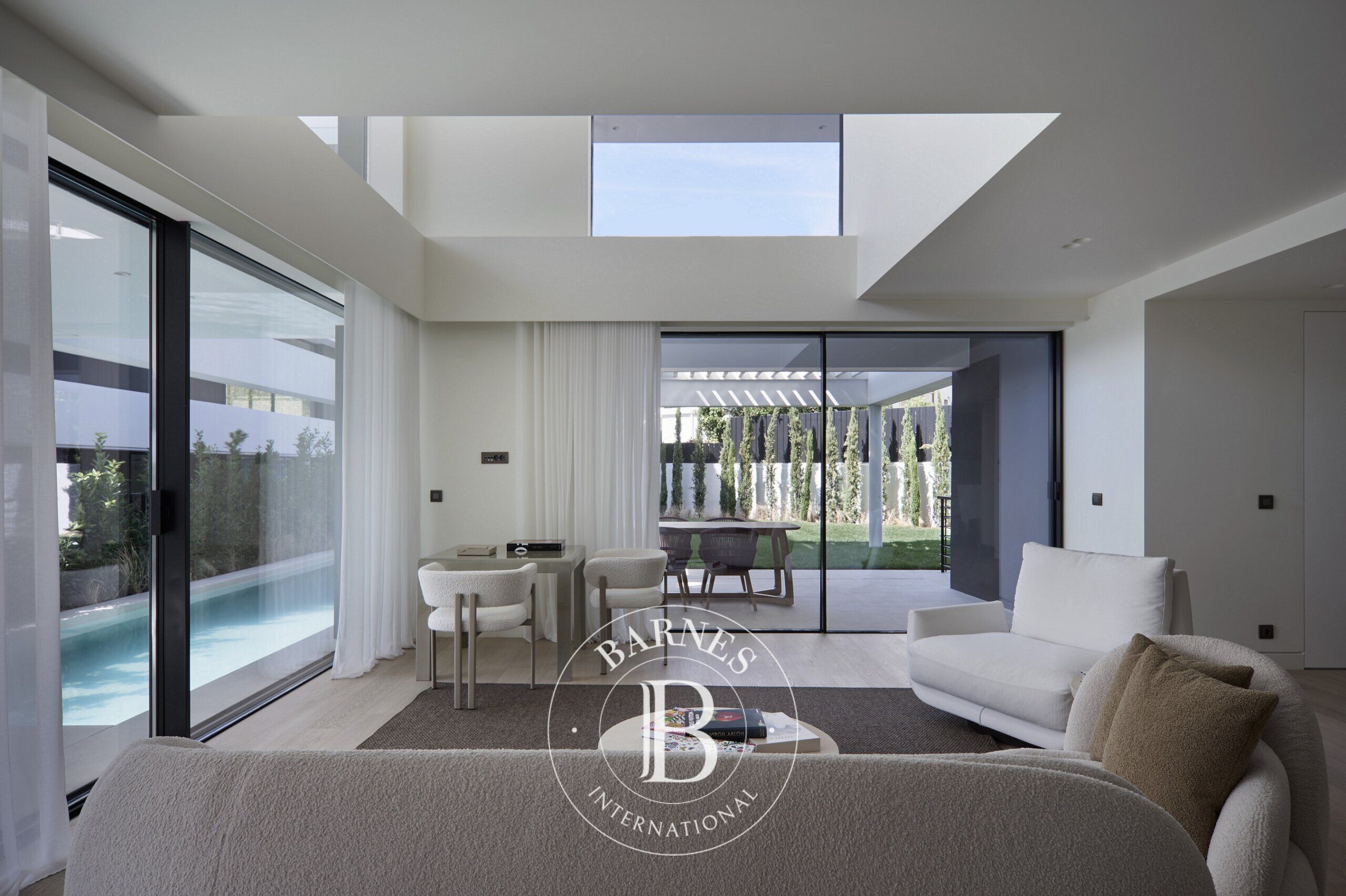 Opulent Townhouse with Garden - Voula - picture 2
