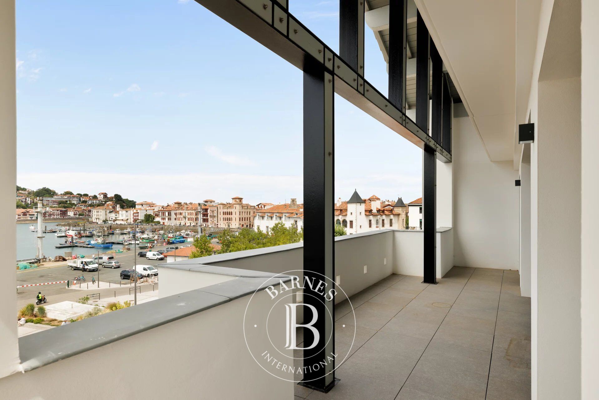 SAINTJEAN DE LUZ, PENTHOUSE HOUSE IN THE CITY CENTER - picture 3