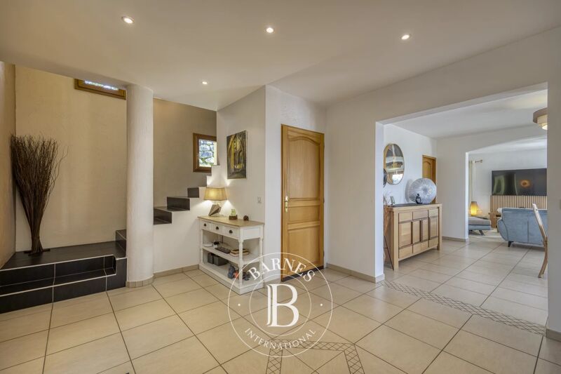 For Sale House | Cranves-Sales - picture 2