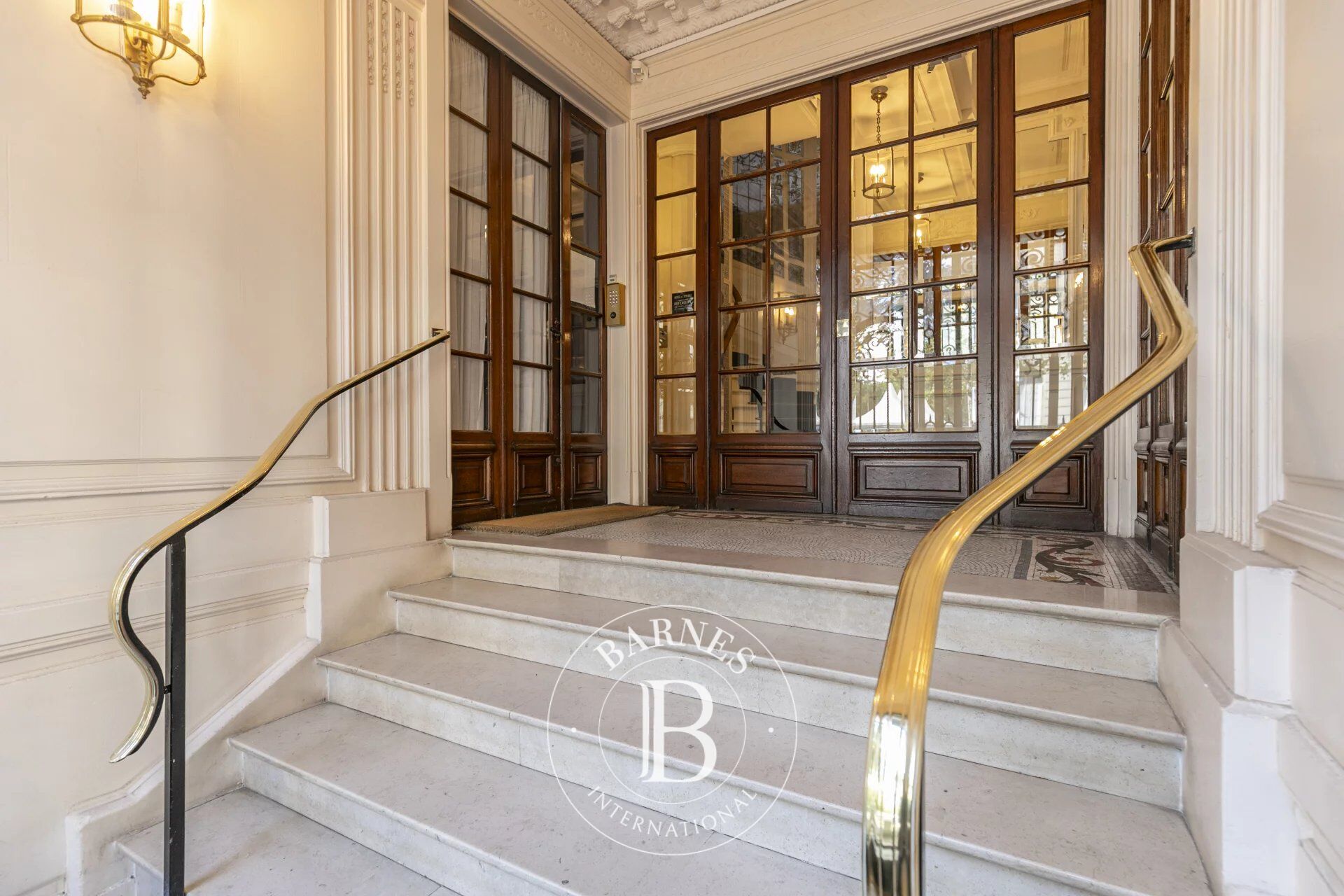 Paris 7th – Champ de Mars – Apartment – High Floor – 200 sq m – Views - picture 2