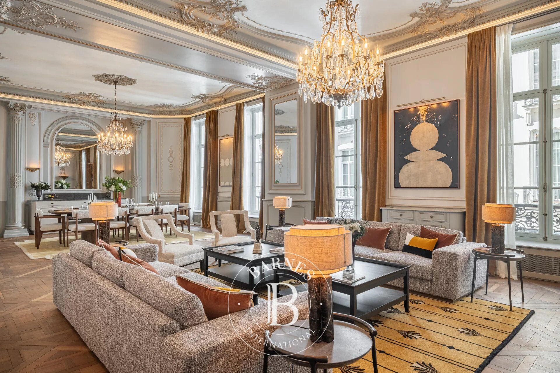 Paris 8 - Place Beauvau - Appartement d'exception - 2 suites -  Volumes exceptionnels - picture 1