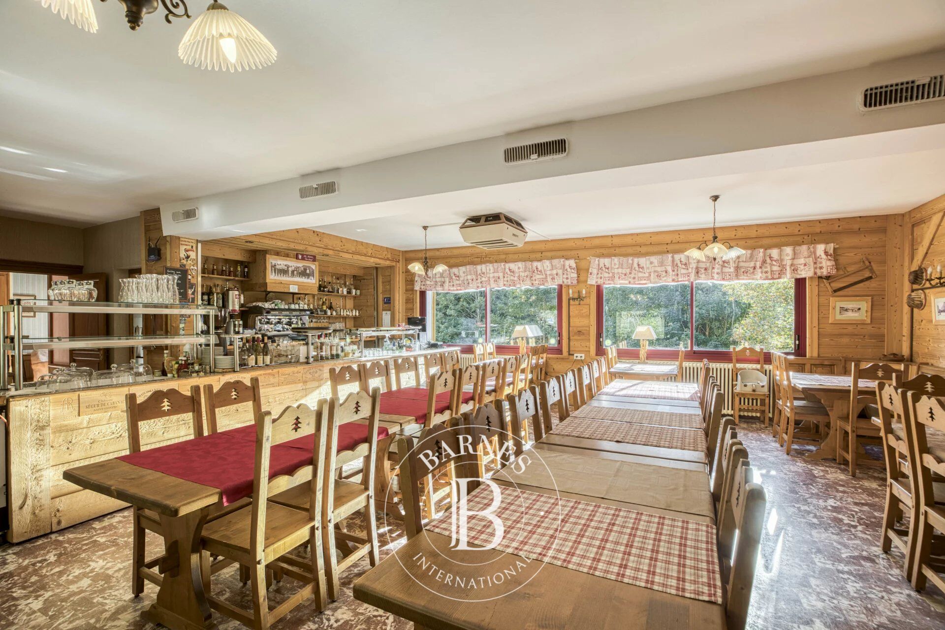 BARNES Pays de Gex - GEX - HOTEL-RESTAURANT WITH SWIMMING POOL - MONT-BLANC VIEW - picture 3