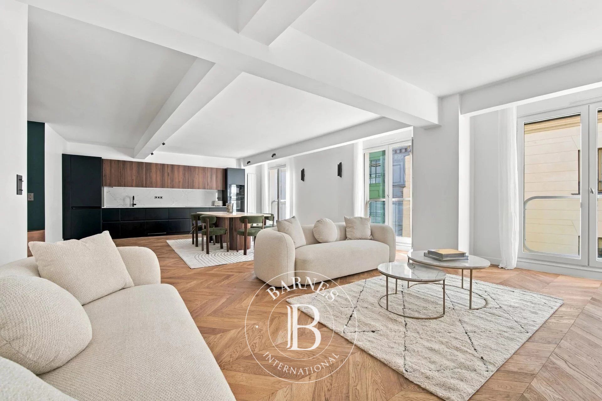 Vente confidentielle - Paris 4 - Village Saint-Paul - 4 chambres + bureau - Appartement rénové - Belles prestations - Ascenseur - picture 1