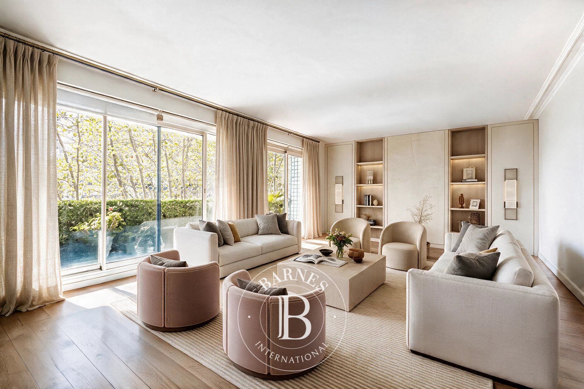 BOULOGNE CENTRE - APPARTEMENT FAMILIAL 140 m2 ENV & 20 M2 de balcons, Un box - picture 1