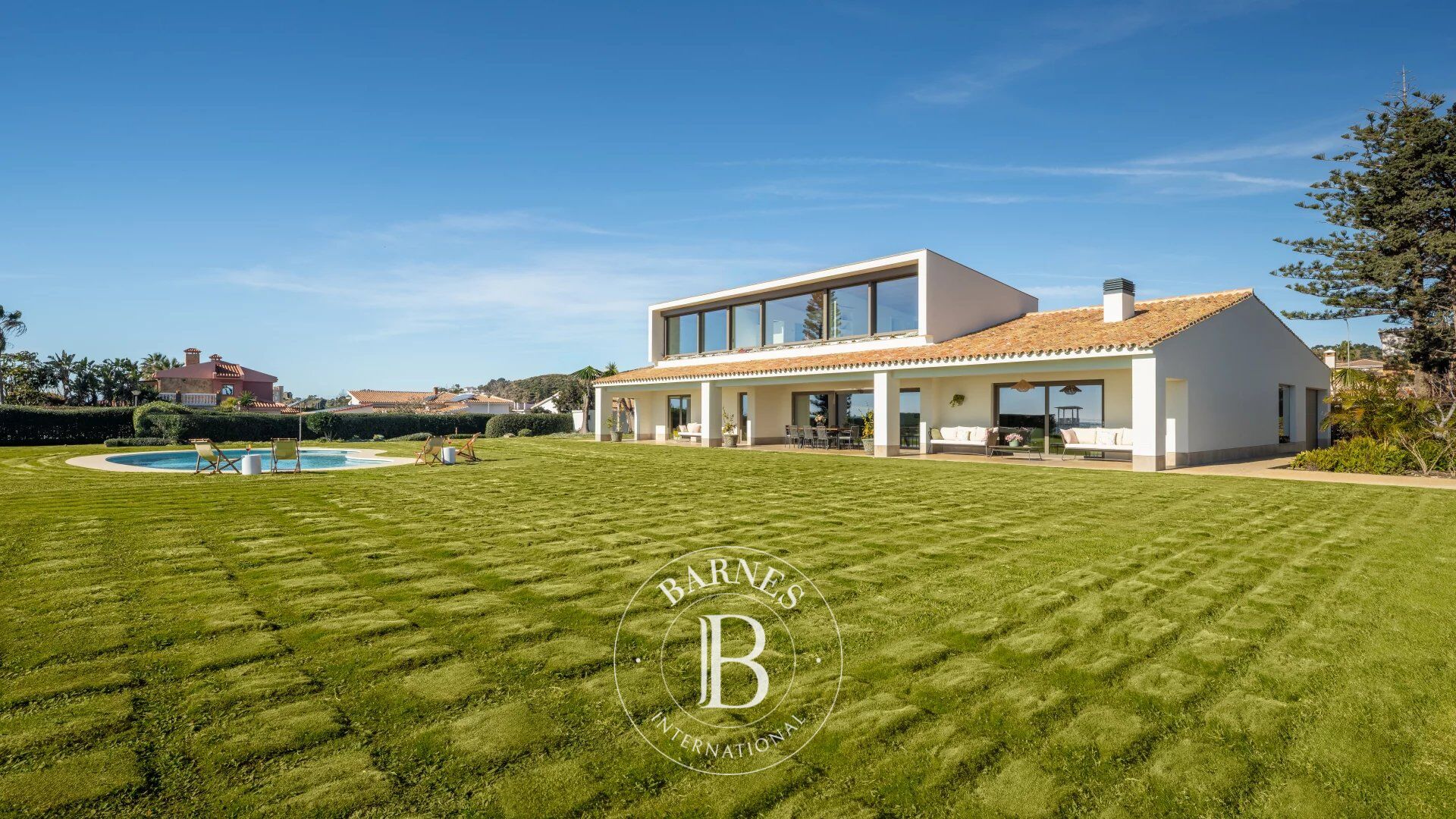 MEDITERRANEAN BEACHFRONT ESTATE · MÁLAGA - picture 3