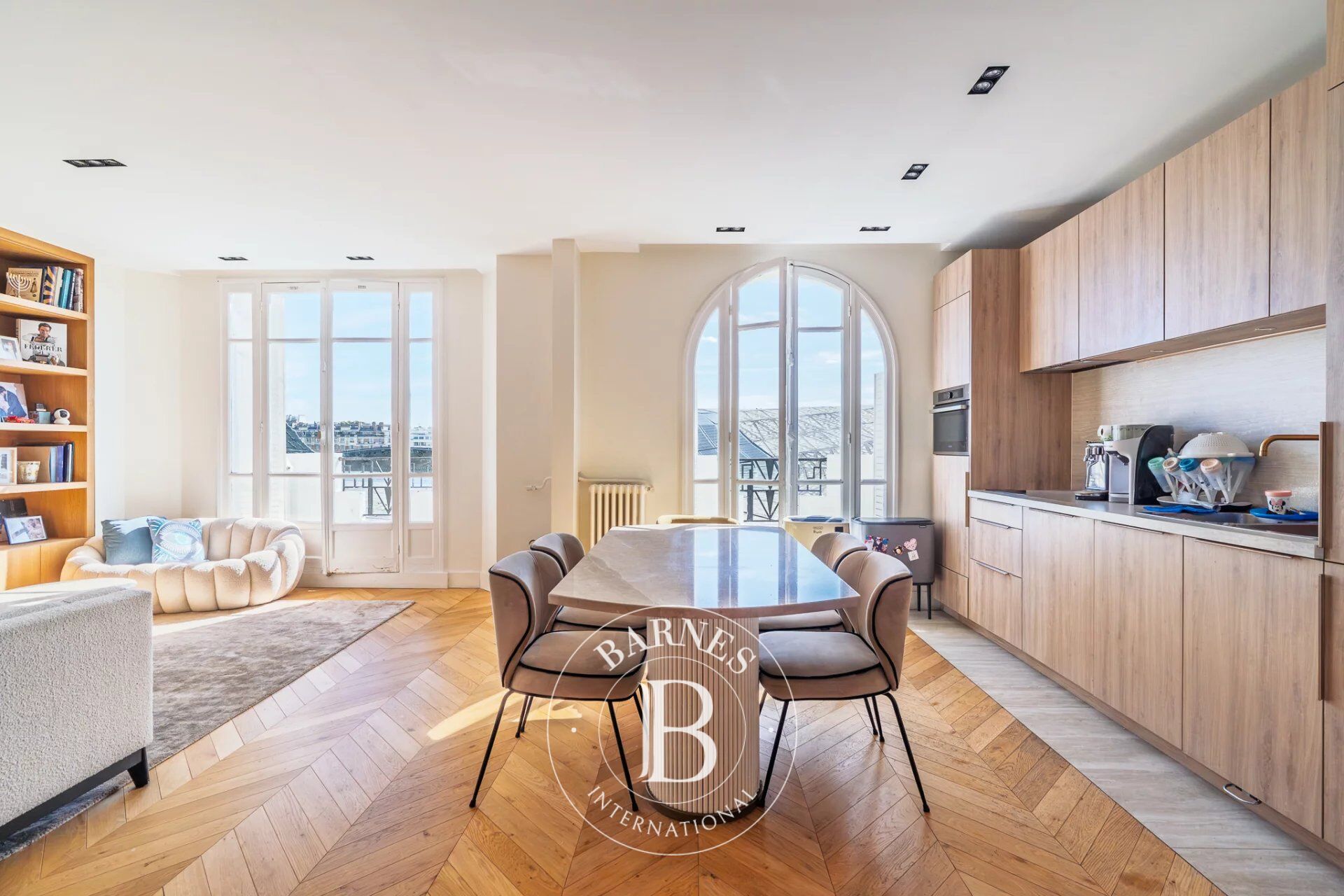 BEL APPARTEMENT - BOULOGNE NORD - 2 CHAMBRES - BALCONS - LUMINEUX - picture 2