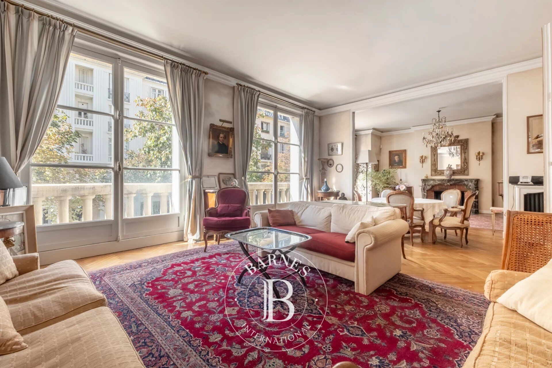 Paris 7 - Champ-de-Mars - Appartement familial et de réception - Charme et volumes - 4 chambres - picture 2
