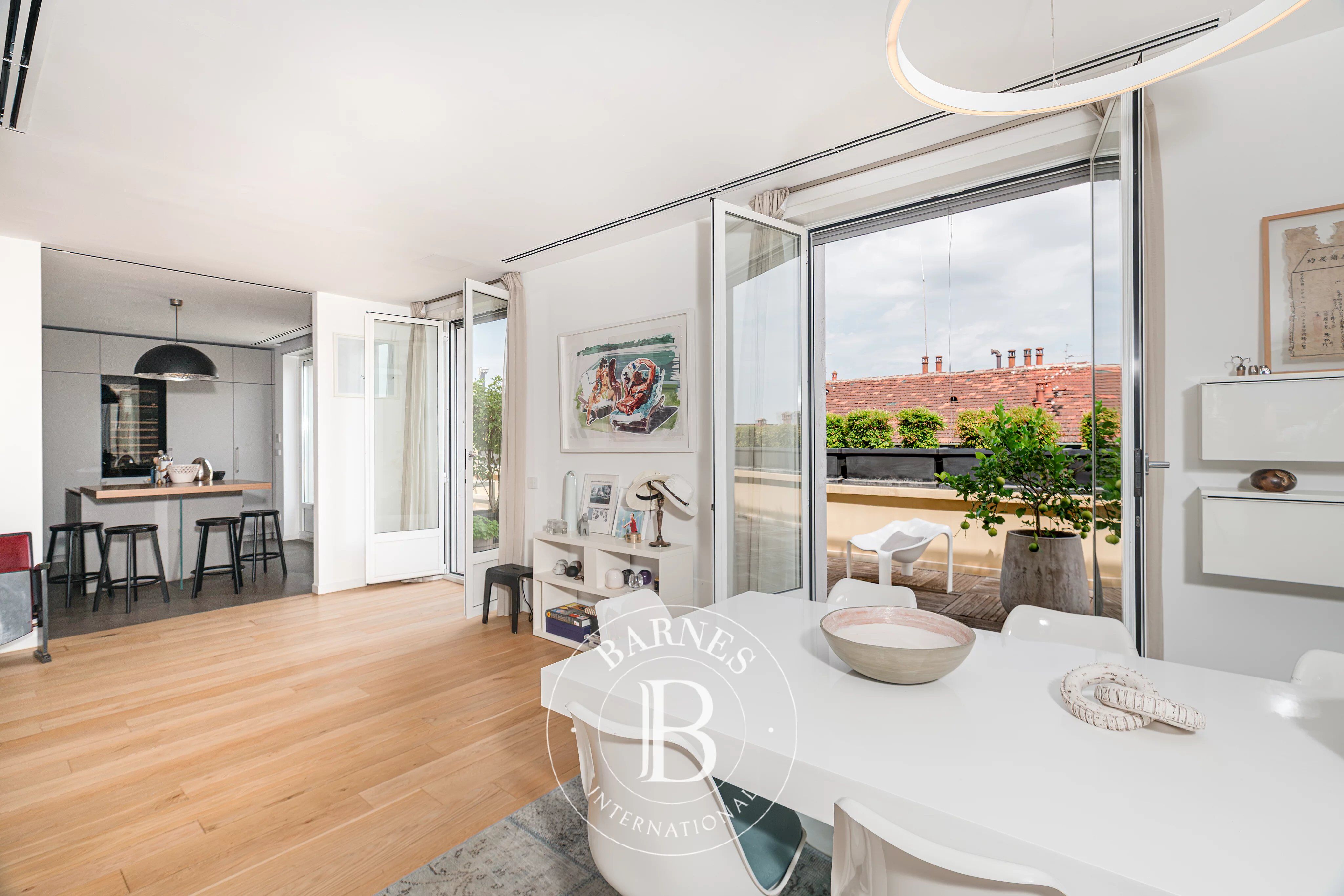 Penthouse Duplex with Extensive Panoramic Terraces and Sweeping Views over Milan - picture 2